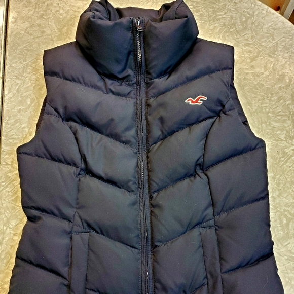 Hollister Jackets & Blazers - 🎽 Hollister Navy Feathers & Down Zip Up Vest